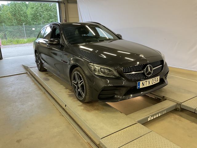 MERCEDES-BENZ C-Klass 200 T d 9G-Tronic 160hk AMG-Line Night Package Burmester NO WINTER TIRES - sprzedane na aukcji