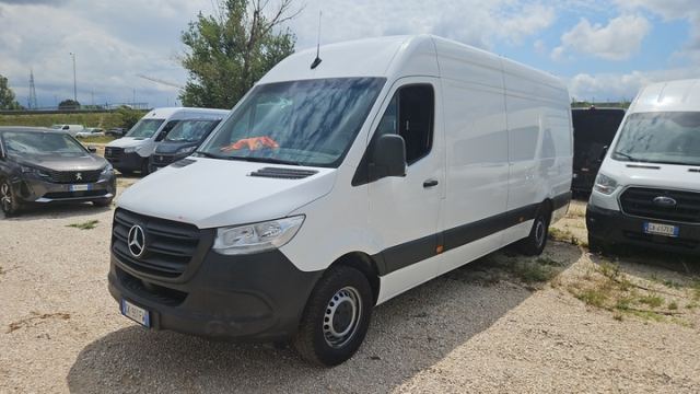 Mercedes-Benz SPRINTER — sprzedane na aukcji