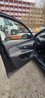 SPRZEDANY Peugeot 5008 PureTech 130 Stop & Start Active Business-Paket