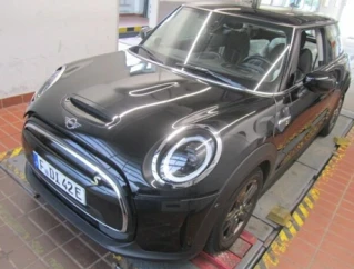 MINI MINI Cooper SE Essential Trim 3d 135kW