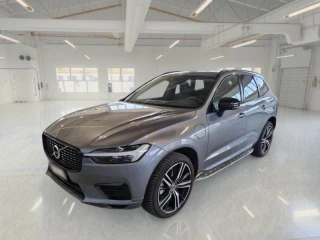 VOLVO XC60 / 2017 / 5P / SUV T6 PLUG-IN AWD AUTO RECHARGE R-DESIGN