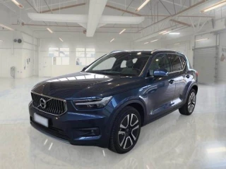 VOLVO XC40 / 2017 / 5P / SUV T5 PLUG-IN HYBRID AUTO RECHARGE INSCR.