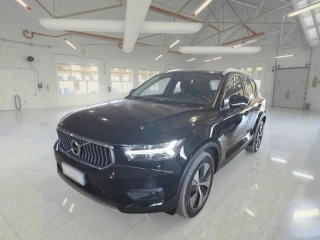VOLVO XC40 / 2017 / 5P / SUV T5 PLUG-IN HYBRID AUTO RECH INSCRIP EXPR