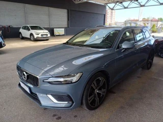 VOLVO V60 / 2019 / 5P / STATION WAGON T6 PLUG-IN AWD AUTOM.INSCR.EXPR.