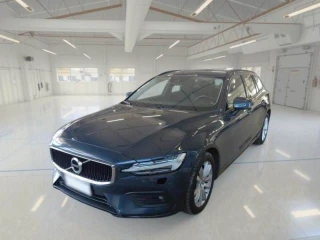 VOLVO V60 / 2019 / 5P / STATION WAGON B4 D AUTOM. MOMENTUM BUSINESS