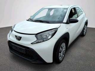 Aygo X Play 1.0 53KW MT5 E6d
