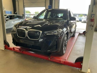 BMW IX3 80 kWh iX3 M Sport Charged UA!'