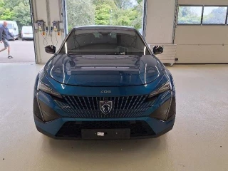 PEUGEOT 408 1.2 PURETECH AUTO GT 130 CV Pack HiFi Focal; Drivers seat AGR; Visiopark 3; Heated windscreen;