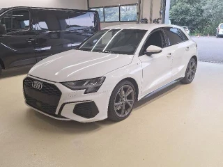 AUDI A3 40TDI S-TRONIC QUATTRO S-LI 200 CV Packs; Business+; Optique noir; MMI Navi+ Touch; Audi virt cockpit+