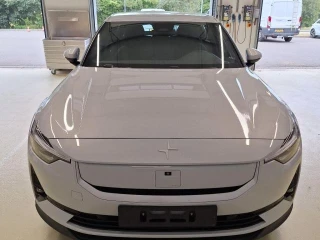 POLESTAR 2 82KWH LRSM RWD 299 CV Pilot Pack; Front and rear parking dist syst; GPS