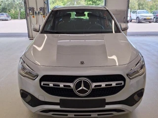 MERCEDES-BENZ GLA 200D 150 CV Business Solution