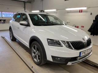 SKODA Octavia Scout TDI 184hk 4x4 Adventure Edt DSG Cockpit Värmare Drag