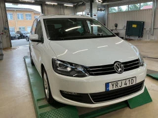 VOLKSWAGEN SHARAN TSI 150hk Premium DSG 7-sits Dragpkt Pano Värmare