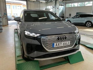 AUDI Q4 45 e-tron 265hk quattro Proline Adv Evolutionspkt Assistanspkt Sonos Drag