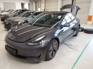 TESLA MODEL 3 MAXIMALE REICHWEITEALLRADANTRIEB