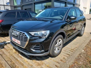 AUDI Q3 1.4 45 TFSI E S TRONIC