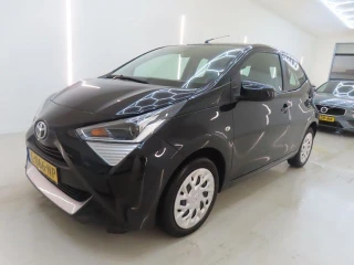 TOYOTA Aygo 1.0 VVT-i x-play 5d