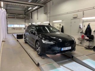 VOLVO V60 Recharge T8 456hk AWD R-Design Pro H&K Pano