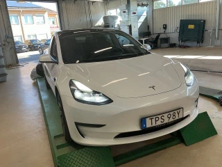 TESLA Model 3 Performance 534hk AWD Läder Pano