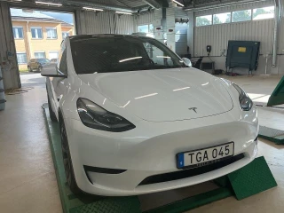 TESLA MODEL Y Standard Range 299hk 20"