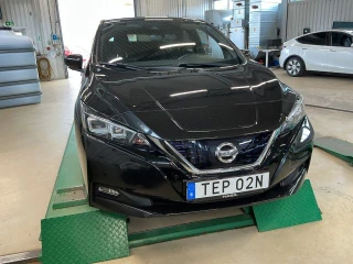NISSAN LEAF 150hk N-Connecta 360 Kamera Rattvärme