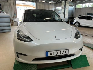 TESLA Model Y Long Range AWD 514hk Drag Läder Pano