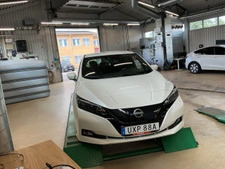 NISSAN LEAF 150hk N-Connecta 360 Kamera Rattvärme