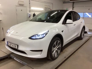 TESLA MODEL Y Standard Range RWD 299hk