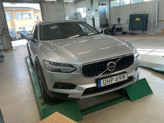 VOLVO V90 Cross Country B4 197hk AWD Advanced Aut Läder H/K Drag