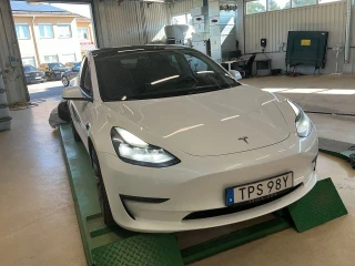 TESLA Model 3 Performance 534hk AWD Läder Pano