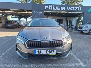 SKODA Octavia  1.5 TSI 110kW MHEV Top Selection DSG