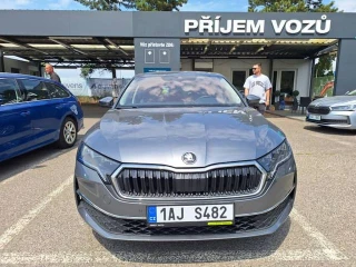 SKODA Octavia  1.5 TSI 110kW MHEV Top Selection DSG