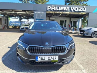 SKODA Octavia  1.5 TSI 110kW MHEV Top Selection DSG Com