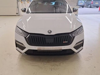 SKODA OCTAVIA RS 2.0 TDI COMBI 4x4 200 CV Pack, Alcantara, Attelage, Toit Pano