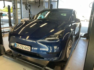 TESLA MODEL Y BEV RWD UA!