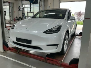 TESLA MODEL Y BEV RWD UA!'