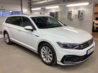 VOLKSWAGEN Passat GTE 218hk Executive Business Värmare