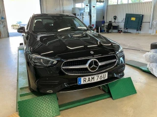 MERCEDES-BENZ C-Class C 300 T e 313hk Avantgarde