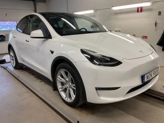 TESLA Model Y Long Range AWD 514hk Drag Läder Pano