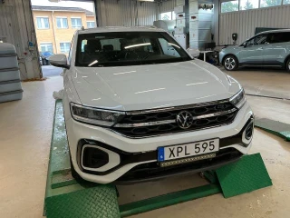 VOLKSWAGEN T-ROC TDI 150hk 4Motion R-Line DSG Cockpit