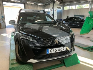 PEUGEOT 3008 Hybrid 300hk AWD Allure pack Drag