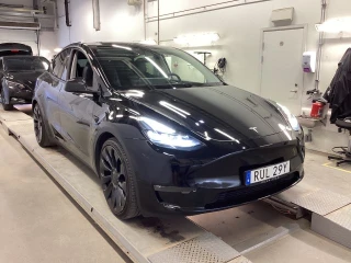 TESLA MODEL Y Performance 534hk AWD Drag Läder Pano