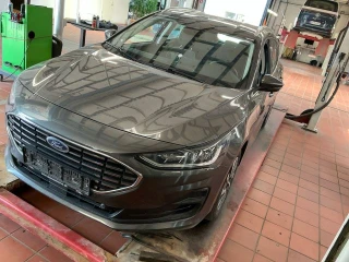 FORD FOCUS 1.5 EcoBlue Titanium 115 Auto SW UA!