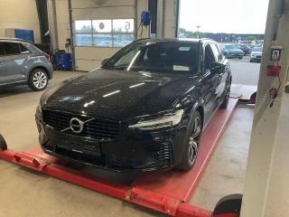 VOLVO V60 T6 R-DESIGN RECHARGE VBL AUTO AWD UA!,
