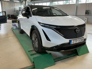 NISSAN Ariya 87 90 kWh 242hk Evolve Drag Pano