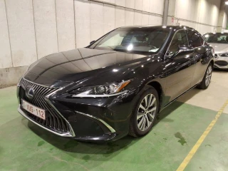 LEXUS ES 300h 2.5i
