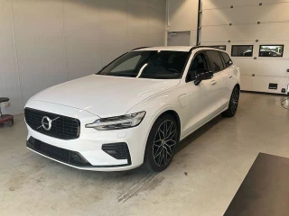 VOLVO V60 T6 R-Design Recharge Vbl Auto Awd UA!