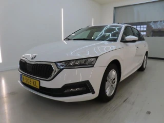 SKODA OCTAVIA COMBI 1.0 TSI e-TEC MHEV DSG Business Edition 5d
