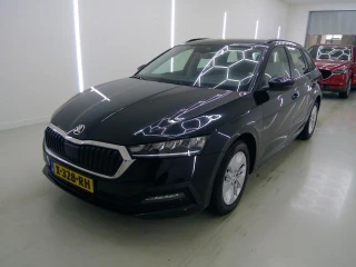 SKODA OCTAVIA COMBI 1.5 TSI e-TEC MHEV DSG Business Edition 5d