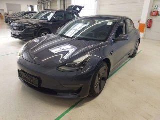 TESLA MODEL 3 MAXIMALE REICHWEITE